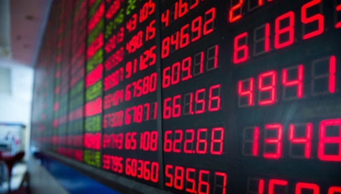 rode cijfers op bord tijdens beurs crash