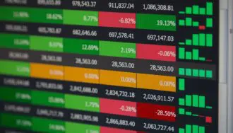 Crypto Radar: bitcoin blijft dicht bij $100.000, ethereum stijgt hard