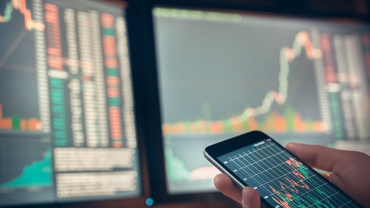 Populaire Nederlandse crypto beurs geeft memecoins weg: zo zit het