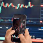 Bitcoin herstelt vlak voor cruciaal besluit en deze crypto explodeert 25%