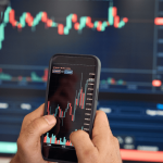 Bitcoin herstelt vlak voor cruciaal besluit en deze crypto explodeert 25%