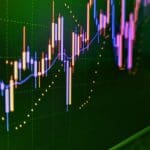 Crypto Radar: bitcoin dipt, maar XRP stijgt hard tot nieuw record