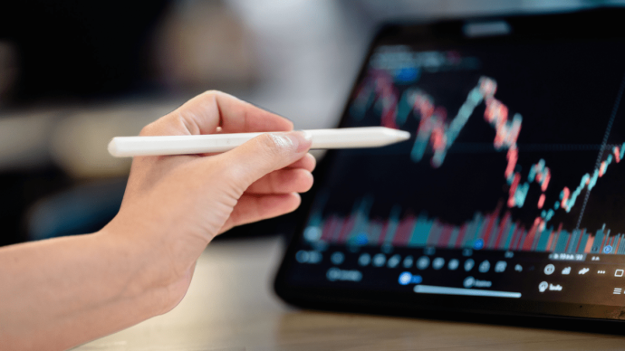 Cryptohandelaar wijst Bitcoin koersgrafiek aan