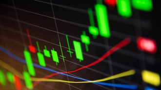 Bitcoin koers klimt langs $98.000, cardano stijgt 15% na goed nieuws