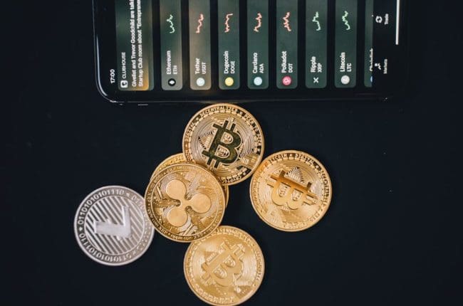Met de persoonlijke of zakelijke bankrekening investeren in crypto?
