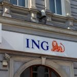 Een afbeelding van de Nederlandse bank Internationale Nederlanden Groep (ING) met een oranje leeuw als logo