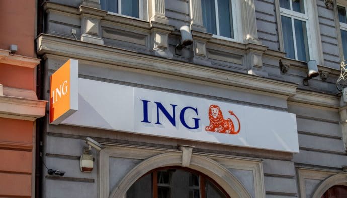 Een afbeelding van de Nederlandse bank Internationale Nederlanden Groep (ING) met een oranje leeuw als logo