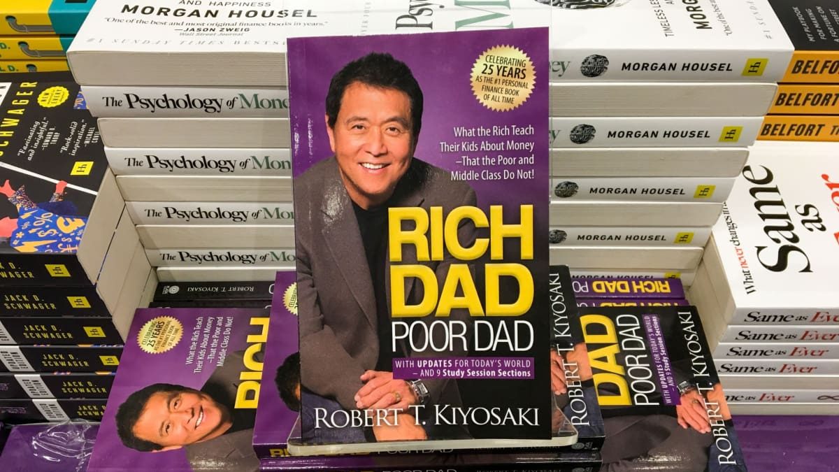 Een afbeelding van het boek van Robert T. Kiyosaki, genaamd Rich Dad Poor Dad, een boek over investeren om generational wealth te creëren