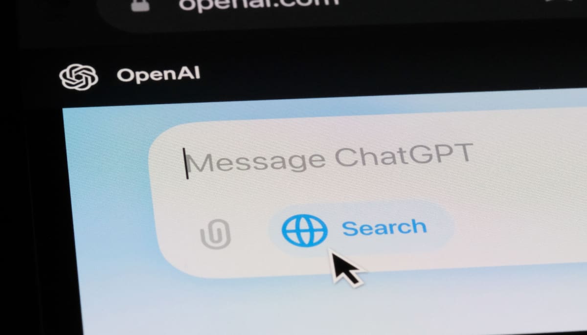 Een zoekbalk van ChatGPT, de beroemde AI chatbot van OpenAI, op een computer beeldscherm