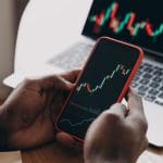 Cryptomunt PENGU stormt top 100 binnen na 184% stijging