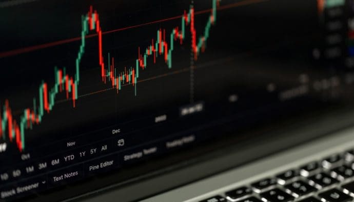 Bitcoin koers neemt adempauze - cardano, dogecoin & sui breken uit