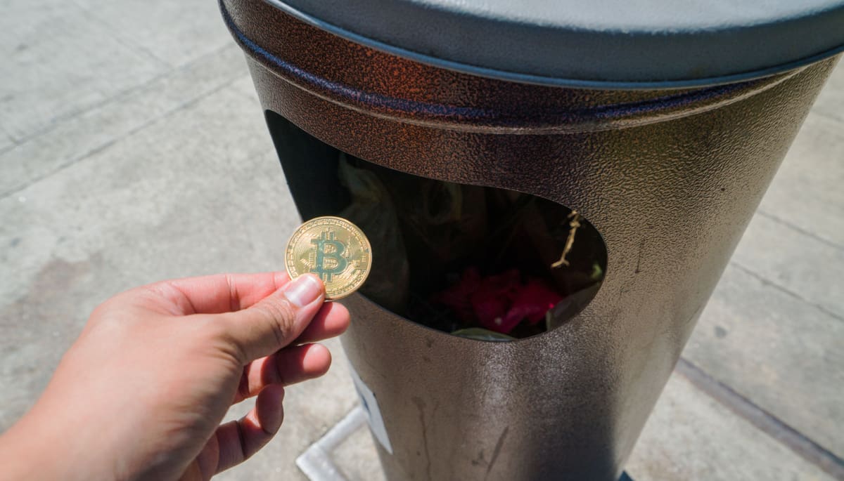 Vrouw gooit €3,5 miljoen Bitcoin-fortuin weg tijdens voorjaarsschoonmaak