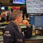Aandelen handelaar op de beurs