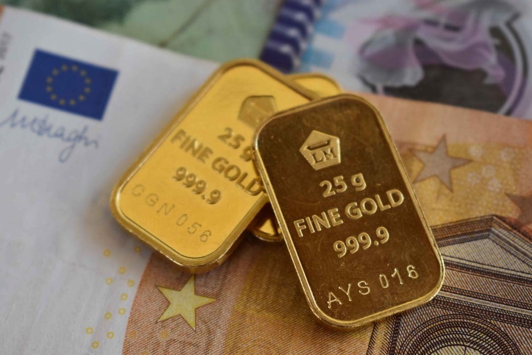 Gouden bar op euro biljetten