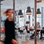 Hoe cryptobedrijven zich aanpassen nu AI steeds meer geld opslokt