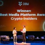 De prijsuitreiking bij Dutch Blockchain Week waar Crypto Insiders de award voor Best Media in ontvangst mocht nemen.