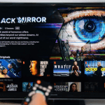 Scherm met Netflix en Black Mirror