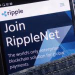 Telefoon met afbeelding van RippleNet