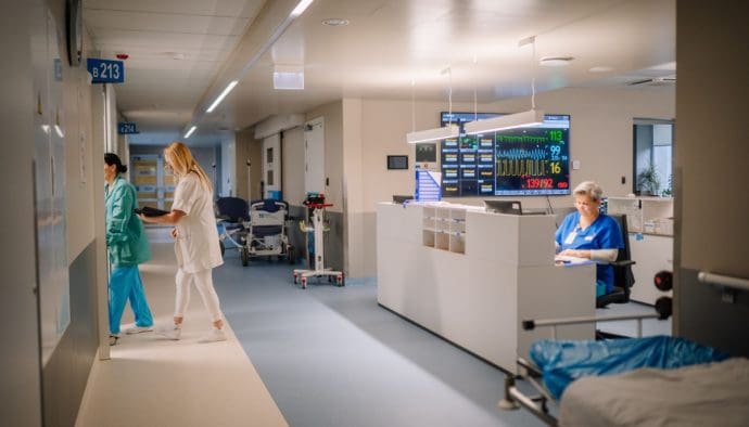Vrouw ontvangt €17.000 na drie dagen werken: hoe kan dat?