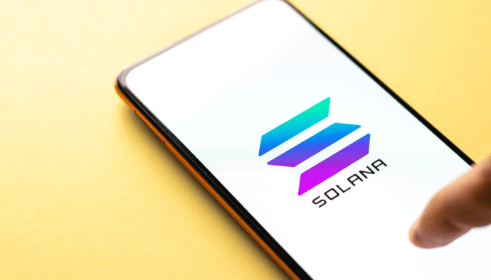 Foto van Solana logo op mobiel