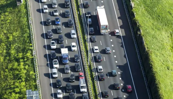 Autorijden wordt duurder: Nederlanders betalen honderden euro’s extra