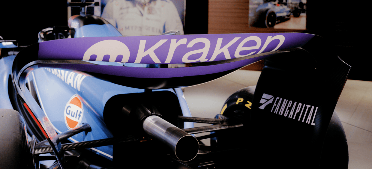 Foto van Kraken logo op F1 auto van Williams