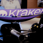 Foto van Kraken logo op F1 auto van Williams Foto van Kraken logo op F1 auto van Williams