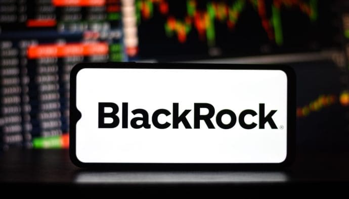 Een afbeelding van het BlackRock logo voor een pagina met marktdata van crypto en aandelen
