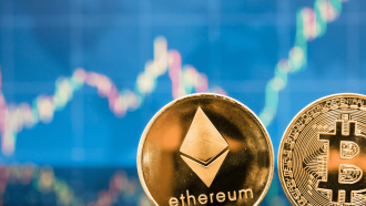 Krypto-Wal rotiert von Bitcoin zu Ethereum nach Flash-Crash