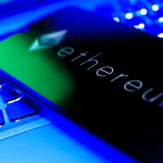 ethereum logo op telefoon