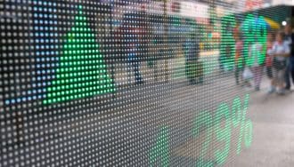 groene cijfers op bord