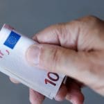 Bizar: dit is wat €10 per maand in PEPE je vandaag had opgeleverd