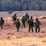 Zoveel euro per inwoner gaat er naar defensie - Nederland betaalt fors meer