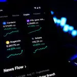 Een afbeelding van verschillende pagina's van cryptomunten, waaronder cardano (ADA), Polygon (POL), Dogecoin (DOGE) en Solana (SOL)