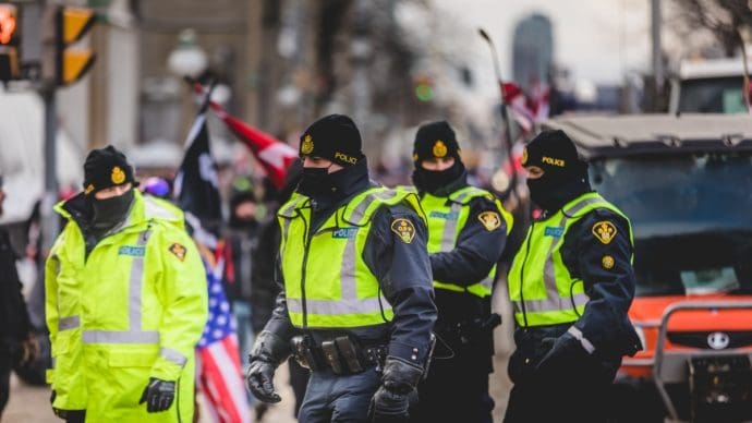 Politie neemt €34 miljoen in beslag van illegale cryptobeurs