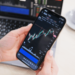 Grafiek-telefoon-crypto