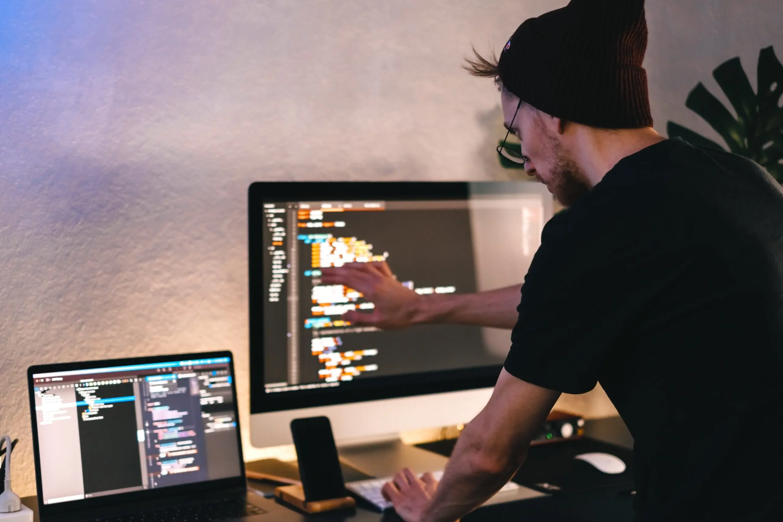 Cryptobeurs maakt eerste 2.500 Nederlanders die zich aanmelden SHIB-miljonair