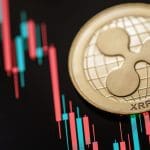 Een afbeelding van de XRP koers met een grafiek op de achtergrond van de koers die veel volatiliteit toont