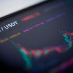 Een afbeelding van een bitcoin usdt grafiek met een koers die de prijs van BTC weergeeft