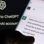 Een afbeelding van een gebruiker die chatgpt gebruikt om vragen te stellen met prompts Een afbeelding van een gebruiker die chatgpt gebruikt om vragen te stellen met prompts