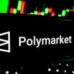 Een afbeelding van het crypto wedplatform Polymarket met een grafiek van een koers op de achtergrond