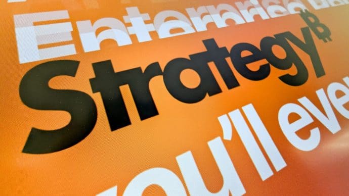 Strategy verliest, maar koopt meer Bitcoin: dit ene detail verklaart waarom
