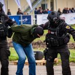 Politie pakt persoon op