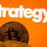 Een afbeelding van Strategy, het bedrijf dat een enorme hoeveelheid bitcoin (BTC) op de balans heeft staan