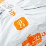 Een afbeelding van een ingepakt Temu pakketje