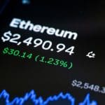 Een afbeelding van ethereum (ETH) met daarbij een grafiek van de koers die gestegen is