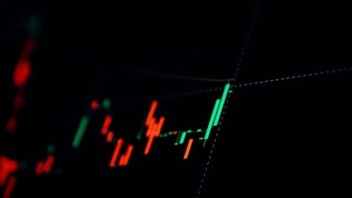 Een afbeelding van een prijs of koers die wordt weergegeven met een candle chart waarbij een bepaald prijsniveau wordt weergegeven