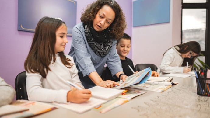 Leraren gaan fors meer verdienen in 2026 - dit bedrag komt erbij