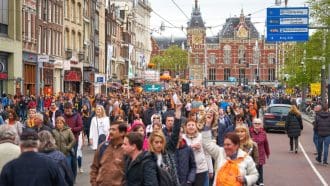 Nederlanders beleggen recordbedrag, maar spaargeld blijft gigantisch