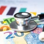 Veel mensen betalen te veel voor hun zorgverzekering - dit is waarom